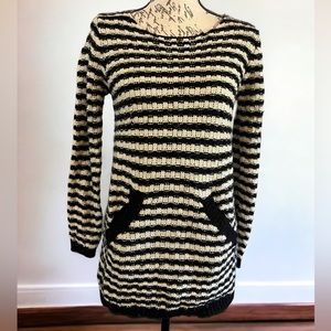 Mirumi EUC Black And White Knit Striped Eyelash Tunic Sweater Pockets Sz Medium